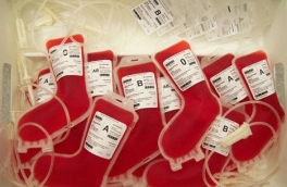 Вітаємо з новорічними святами!